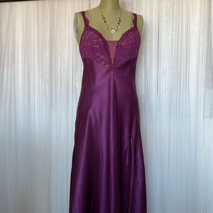 REDUCED!Vtg 90’s gold label Victoria’s Secrets, nightgown! High slit, lace, mesh